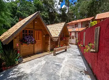 Pousadas em Monte Verde - Recanto das Acacias - Chale-Wood-1-6