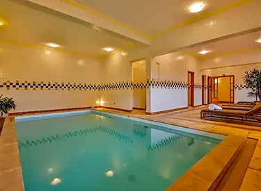 piscina-aquecida-hotel-saint-michel